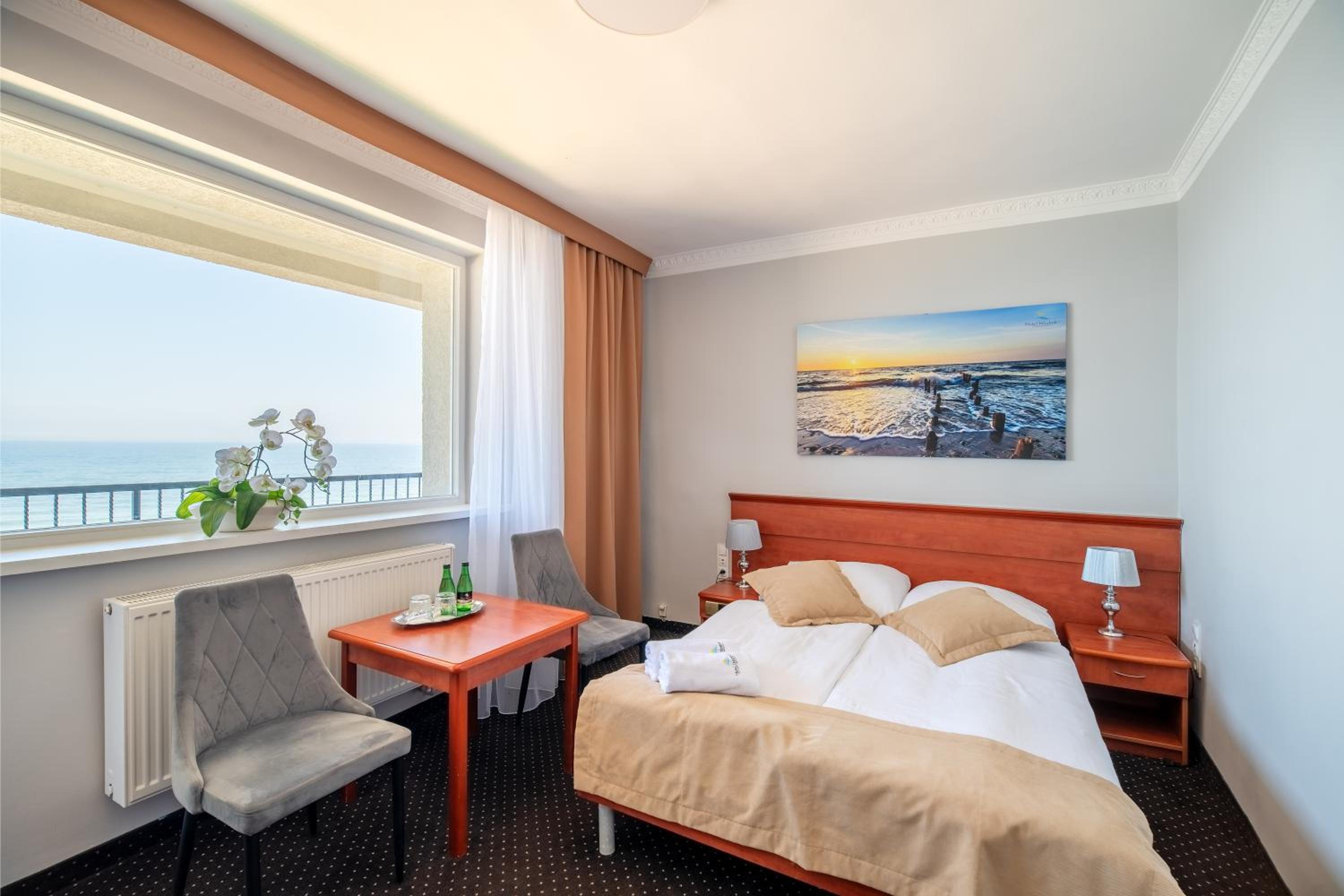 غرفة ديلوكس بسرير مزدوج بإطلالة على البحر بشرفة، Hotel Wodnik 2/6