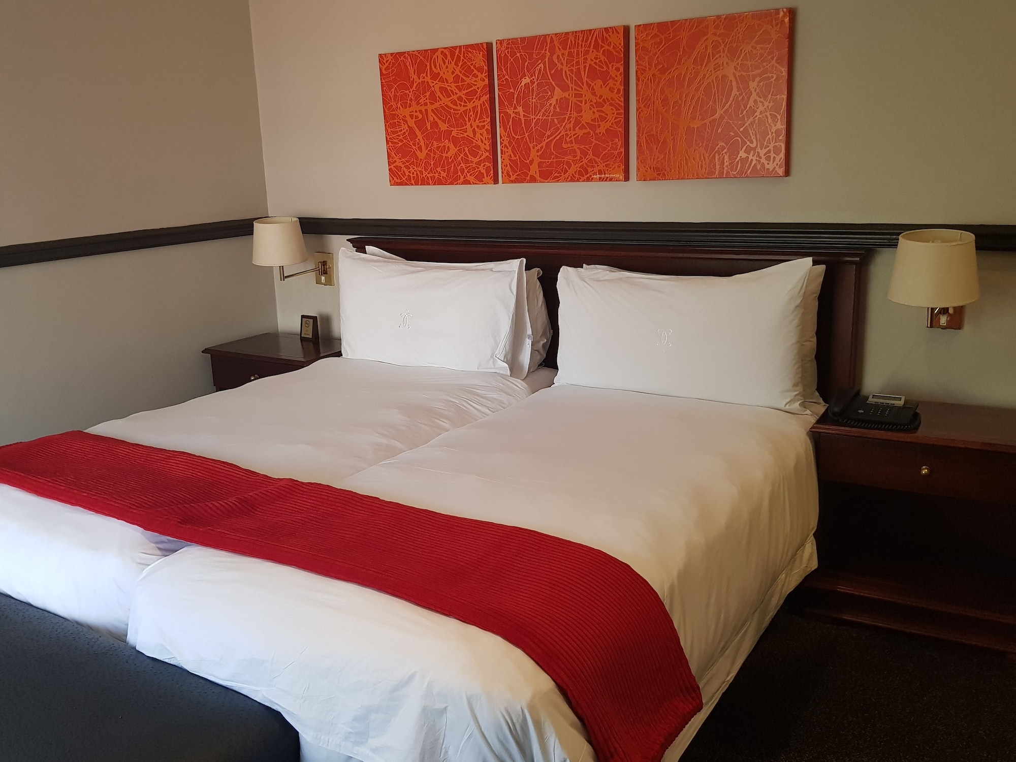 2 BEDROOMS, SUITE