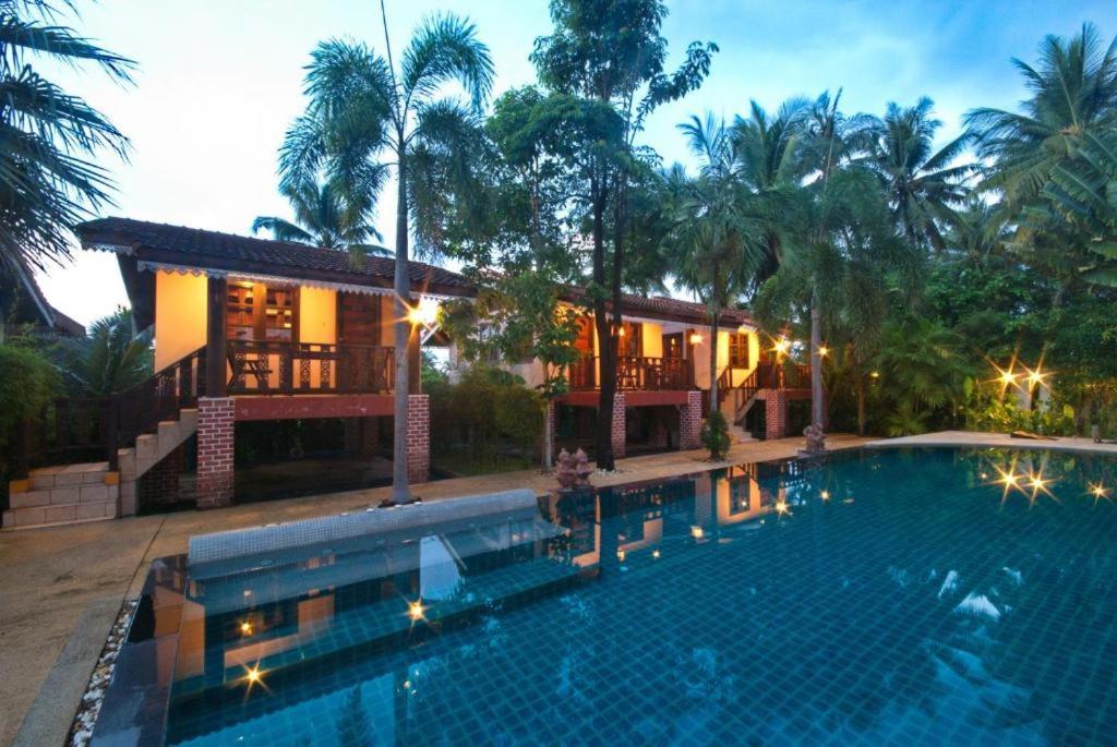 Sangsawan Palace Khaolak Hotel 5/98