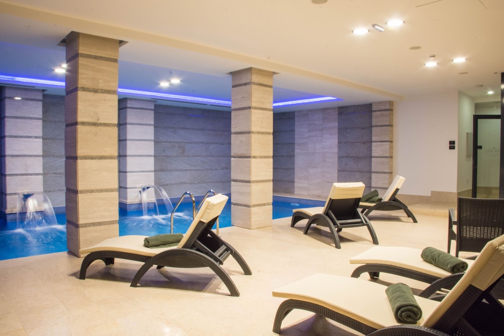 Xenon Hotel 27/50
