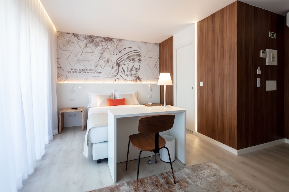 The ICONS Lisbon Central Hotel 46/50