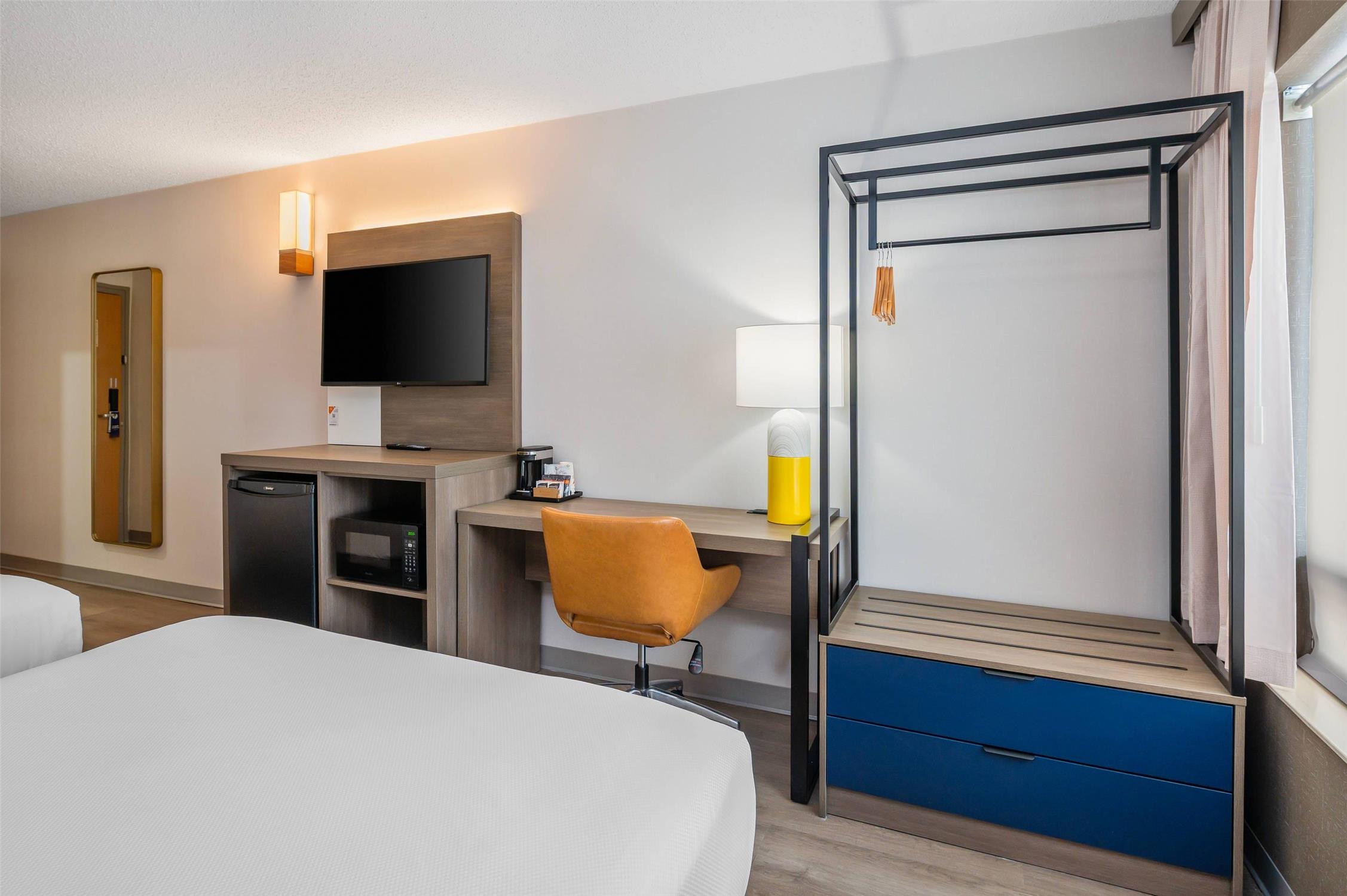 Comfort Inn Belleville, ON 10/37