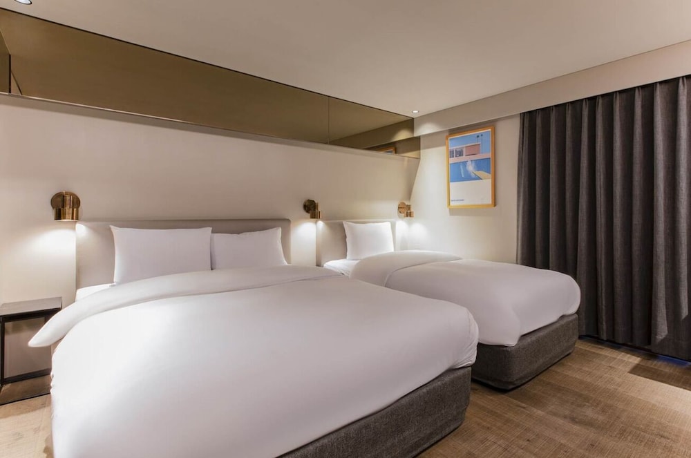 Vip, Twin Beds, 1 Double and 1 Single Bed