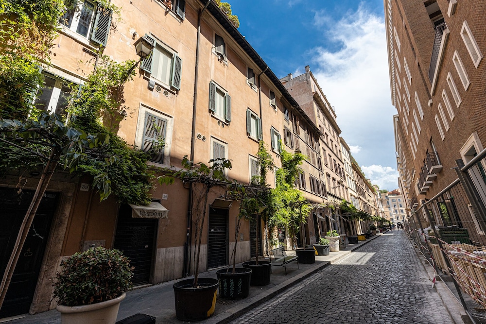 Spagna Boutique Luxury Suites 60/68