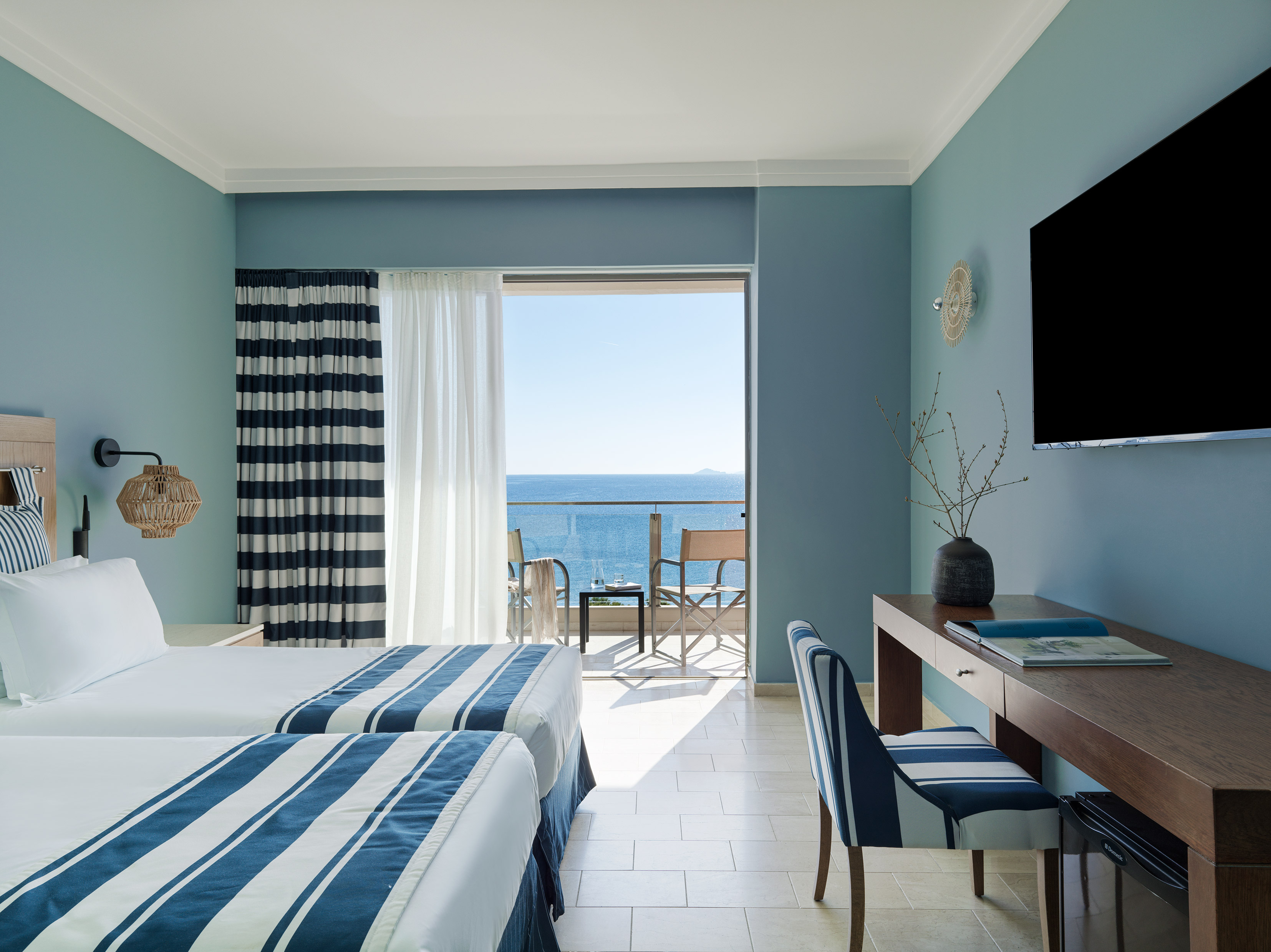 Room, Sea Front