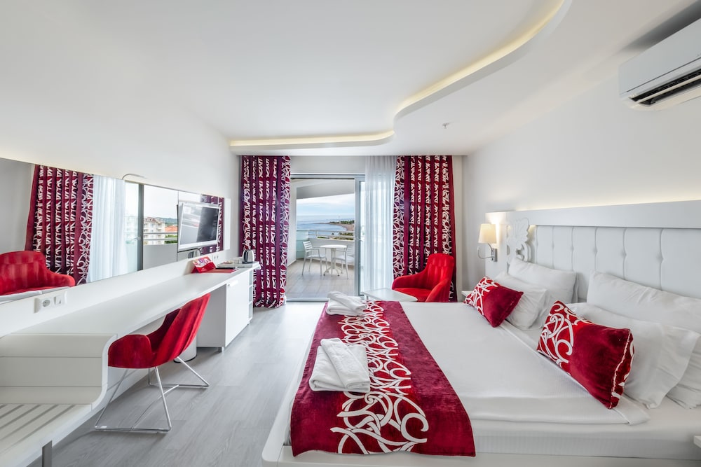 Laguna Beach Alya Resort & SPA 16/50