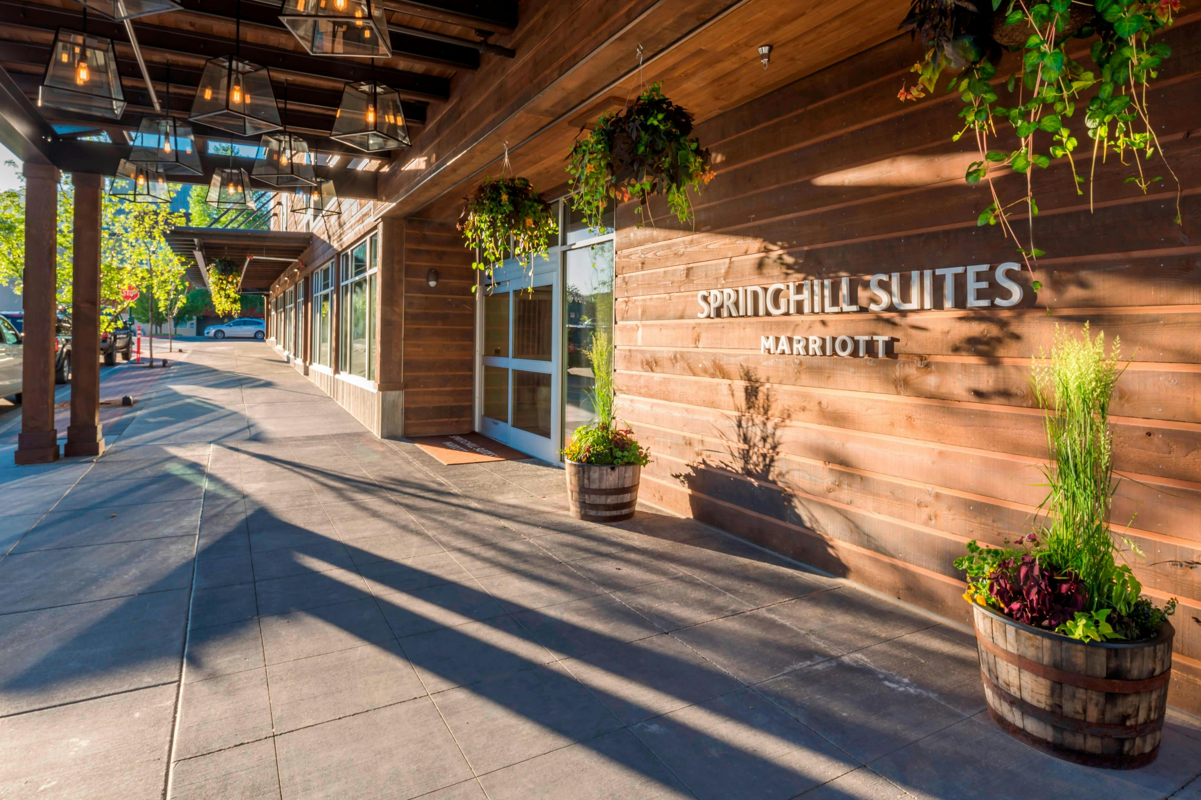 SPRINGHILL SUITES JACKSON HOLE 2/6