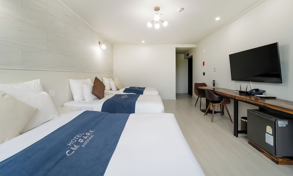 غرفة سوبيريور ثلاثية بسرير مزدوج وسريرين منفصلين، Andong Cm Park Hotel 3/10
