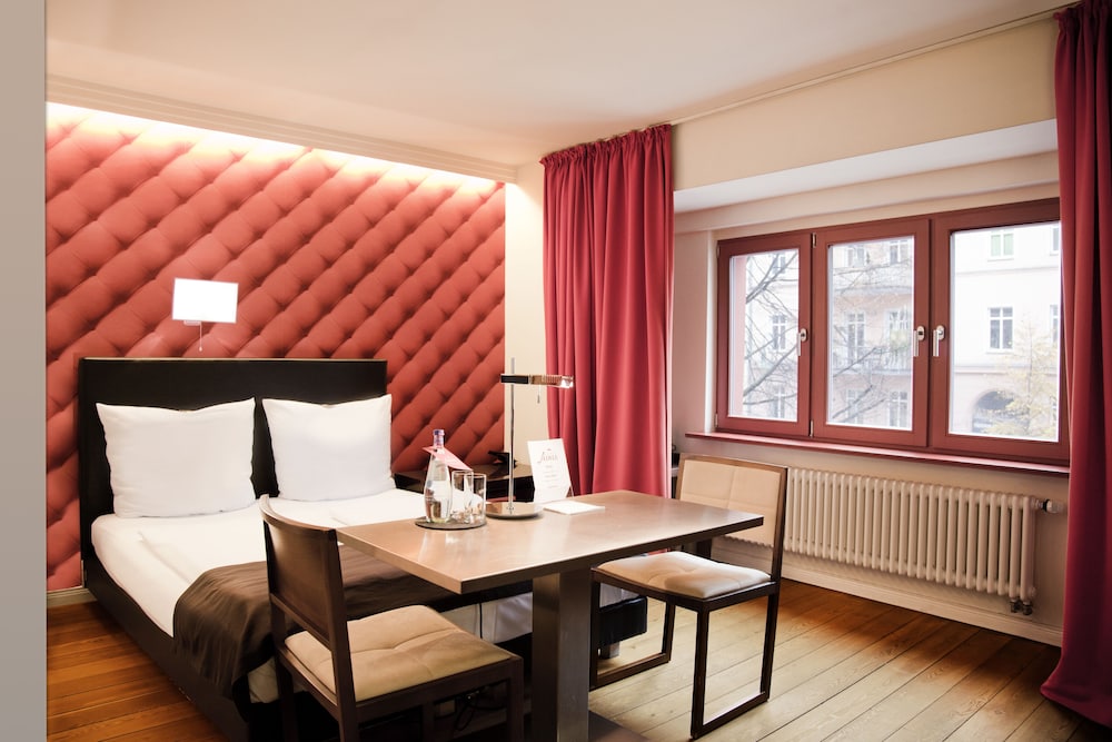 Hotel Adele 49/69