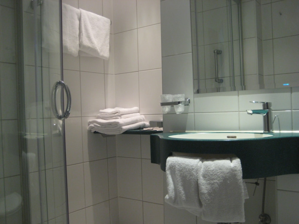 HOTEL S16 9/26