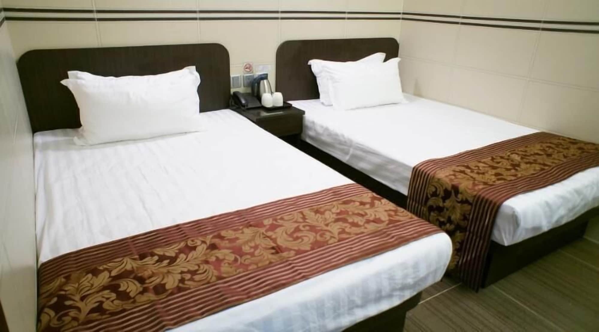 ROOM, QUADRUPLE, 2 DOUBLE BEDS