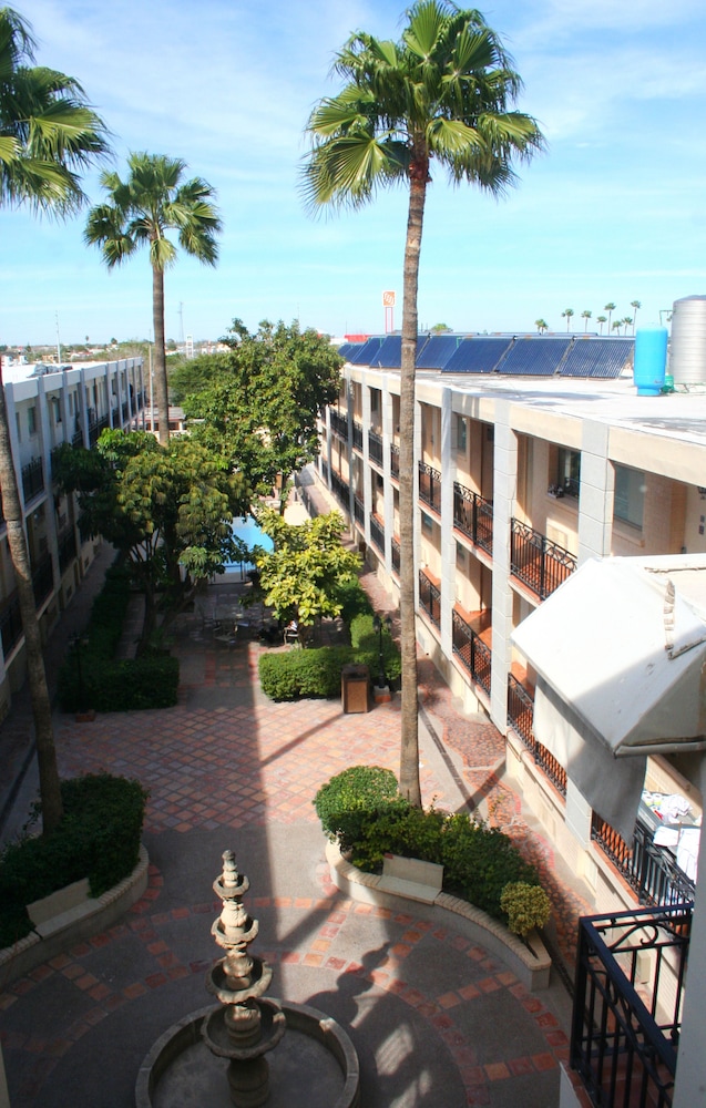 Hotel El Camino Inn and Suites 50/50