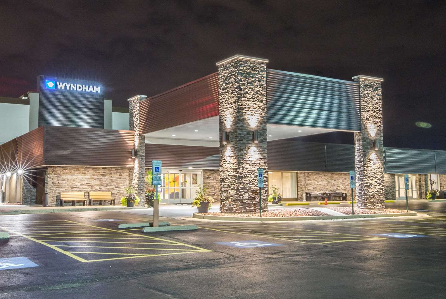 Wyndham Chicago O'Hare 18/19