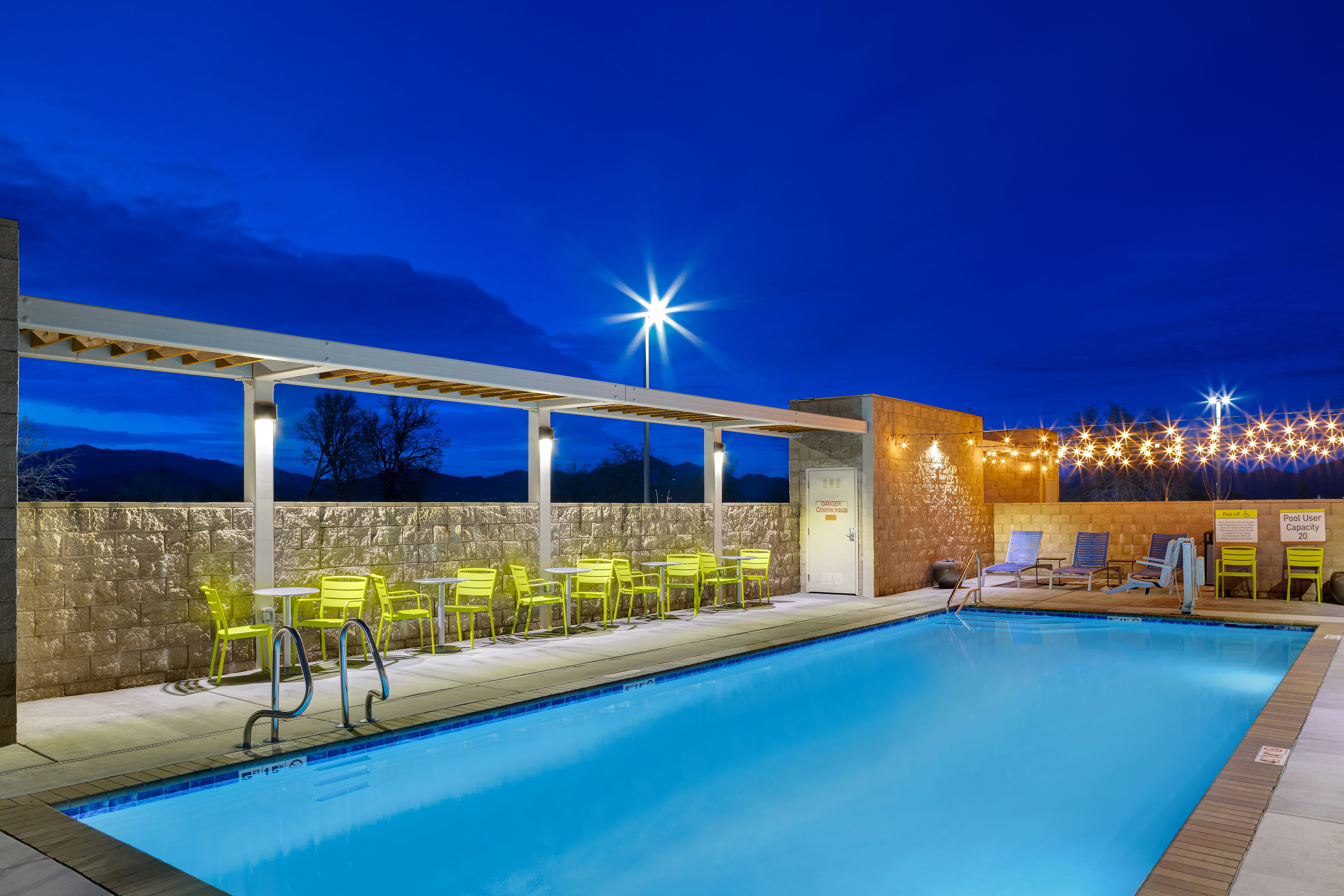 Home2 Suites by Hilton Redding 24/24