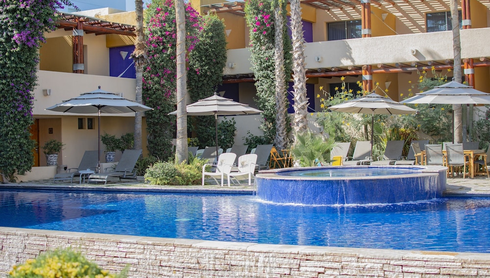 Los Patios Hotel 55/57