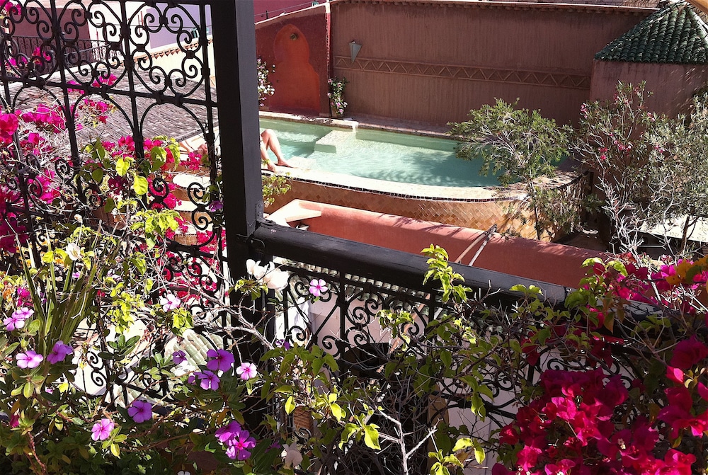 Riad Jona 65/74