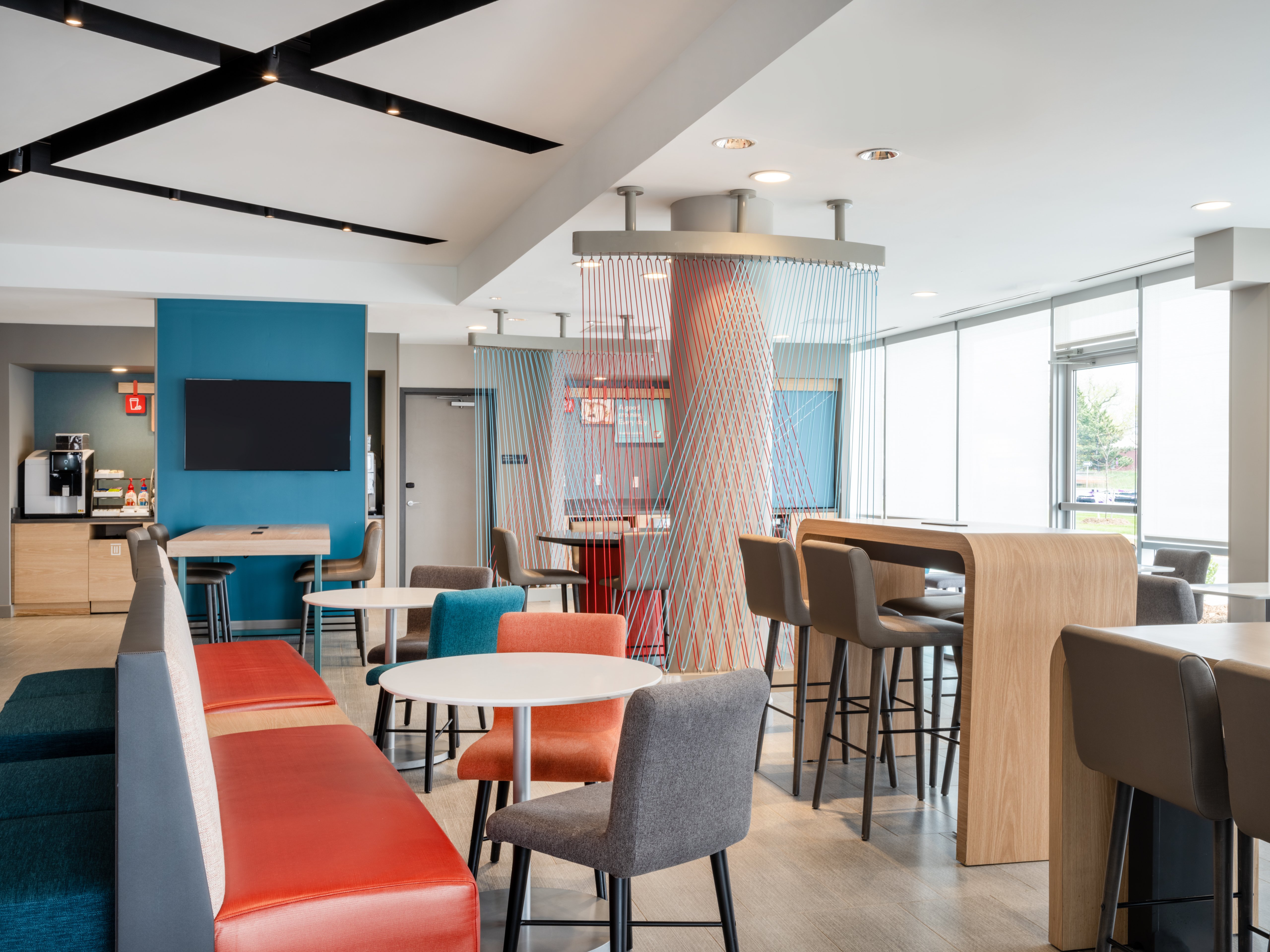 Avid Hotel Toronto - Vaughan Southwest 55/68