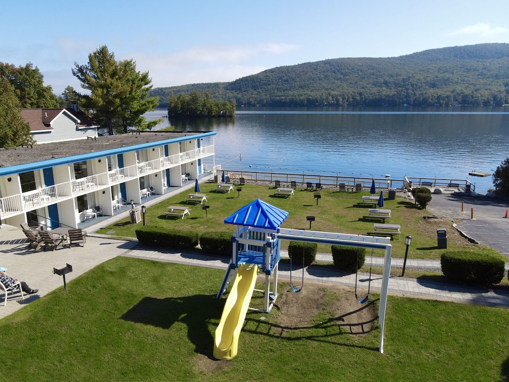 Lakefront Terrace Resort 37/42