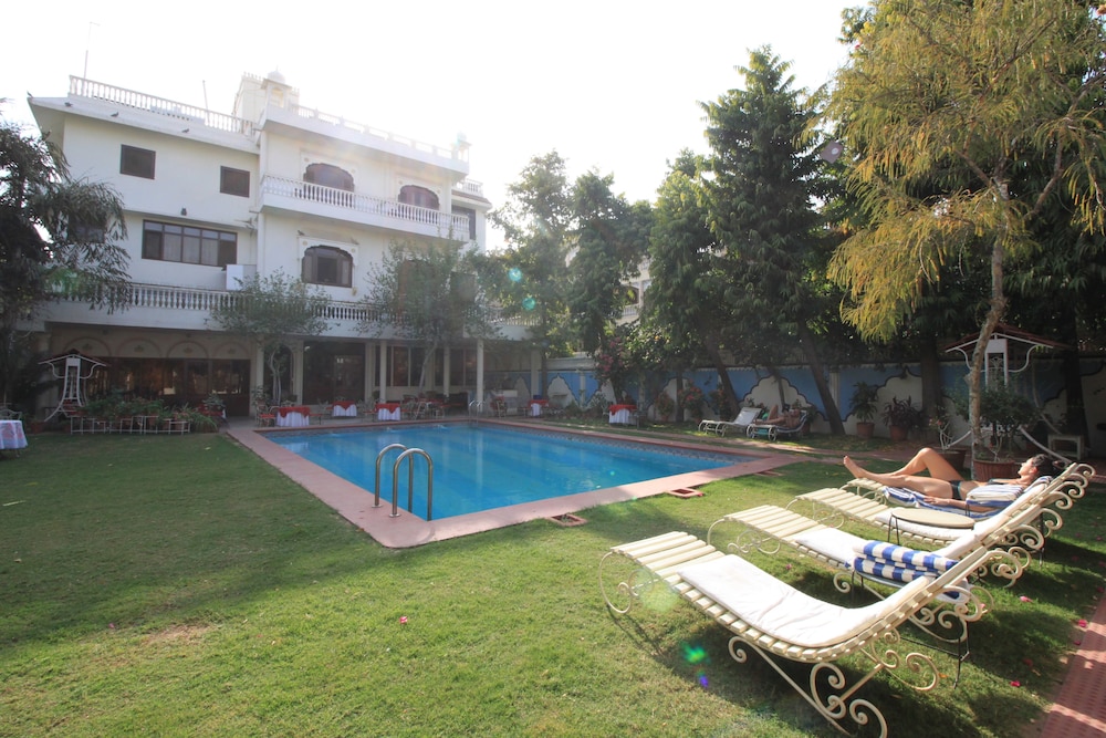 Hotel Megh Niwas 33/46
