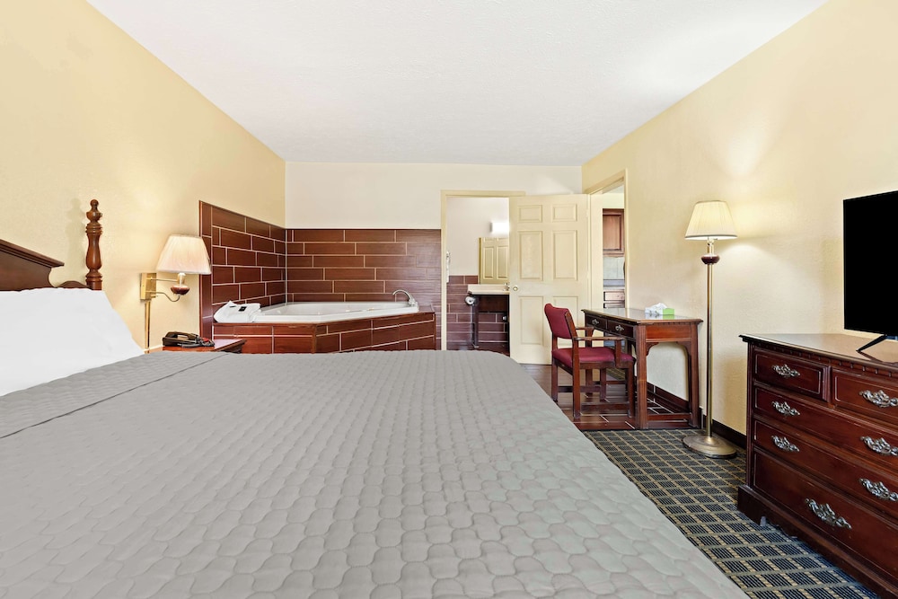 Americas Best Value Inn & Suites Mt. Pleasant 12/28