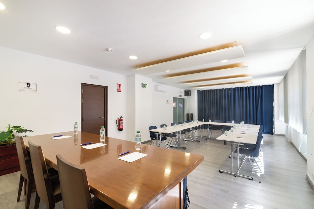 Roisa Hostal Boutique 60/77