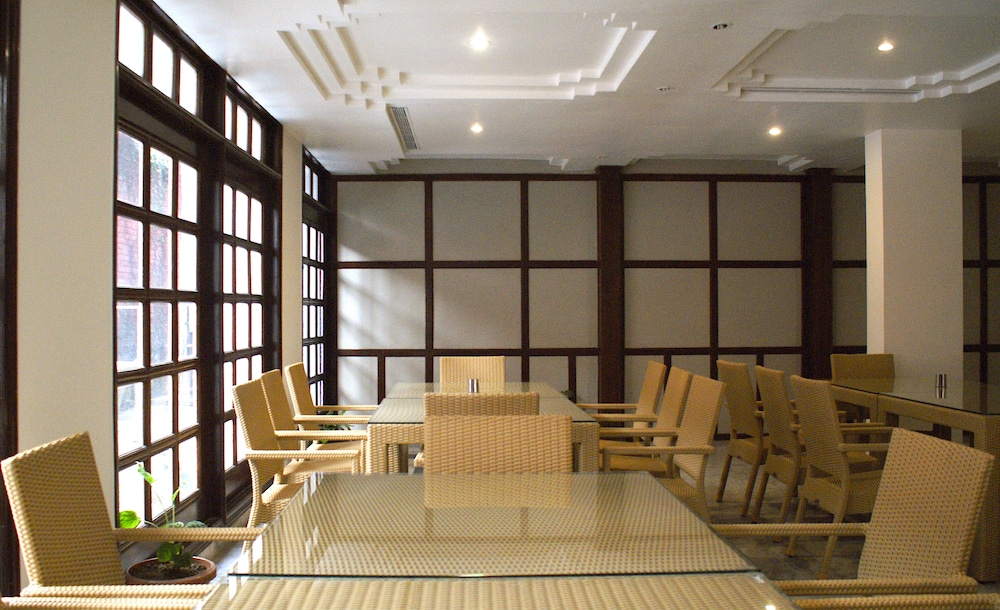 Alpana Hotel 26/34