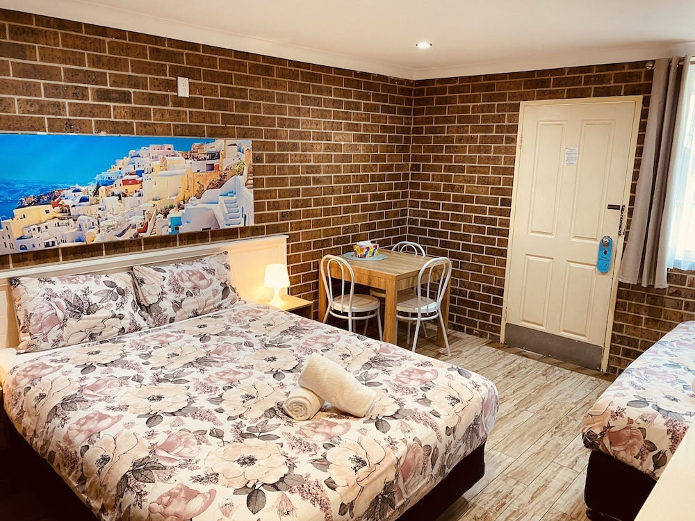 BUCCANEER MOTEL 18/61