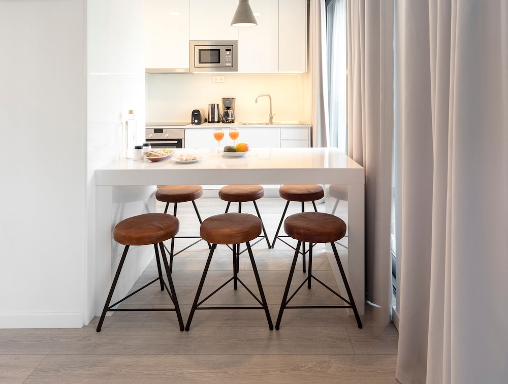 Lisbon Serviced Apartments Parque 11/66