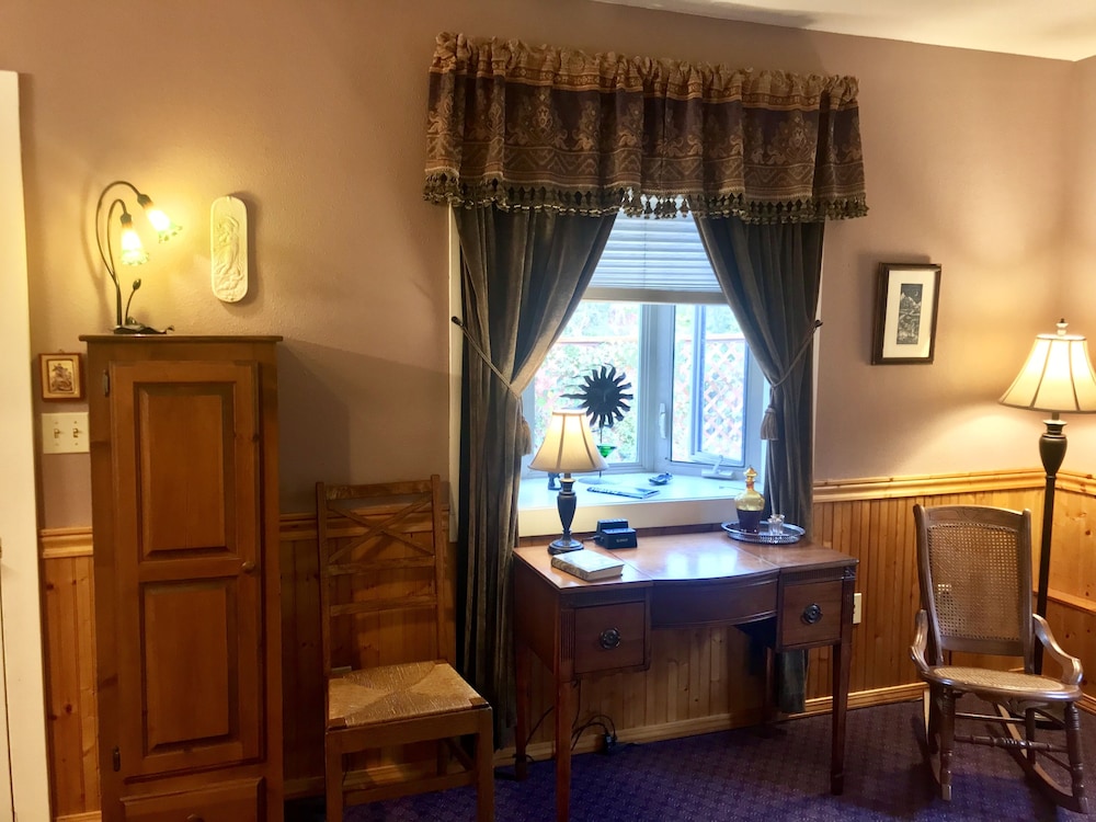 Arden Forest Inn 49/72