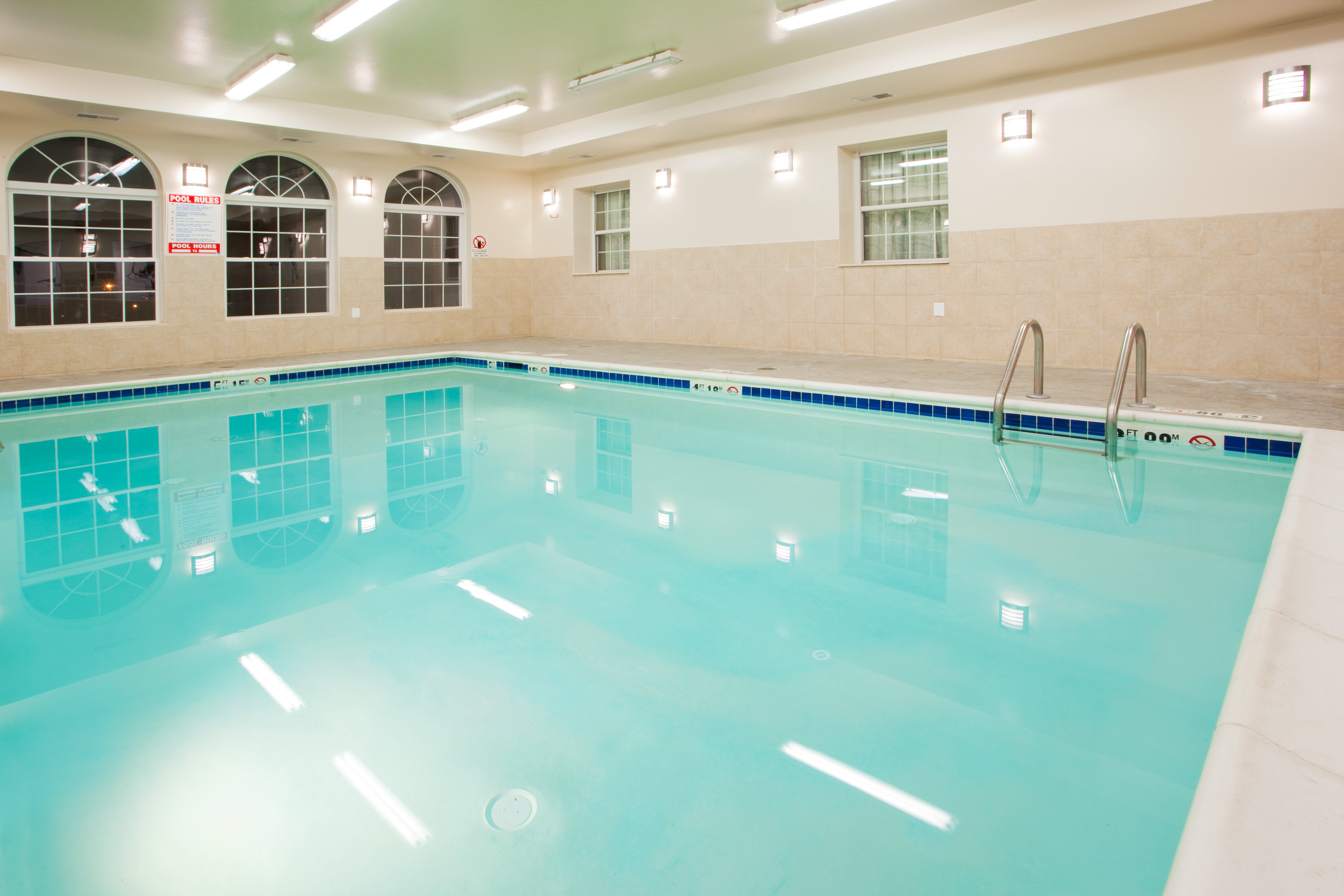 Holiday Inn Express Prince Frederick 37/56
