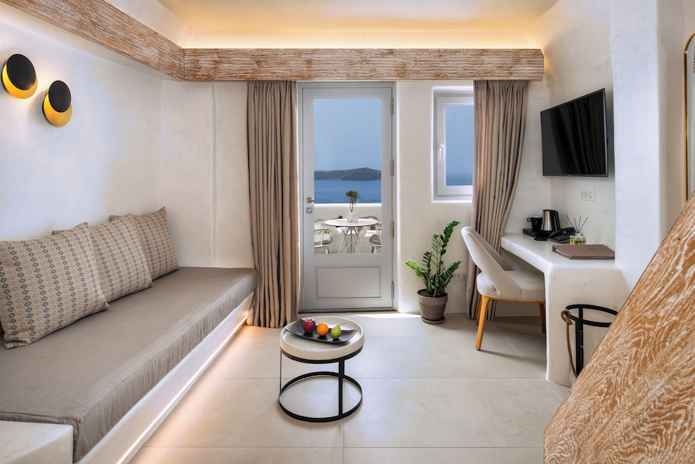 Athina Luxury Suites 51/62