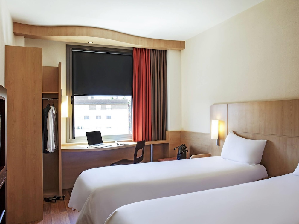 Ibis Barcelona Mollet 27/76
