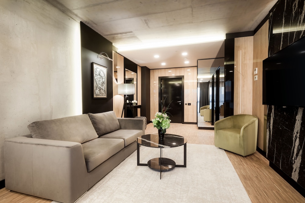 Hotel Platinia 24/38