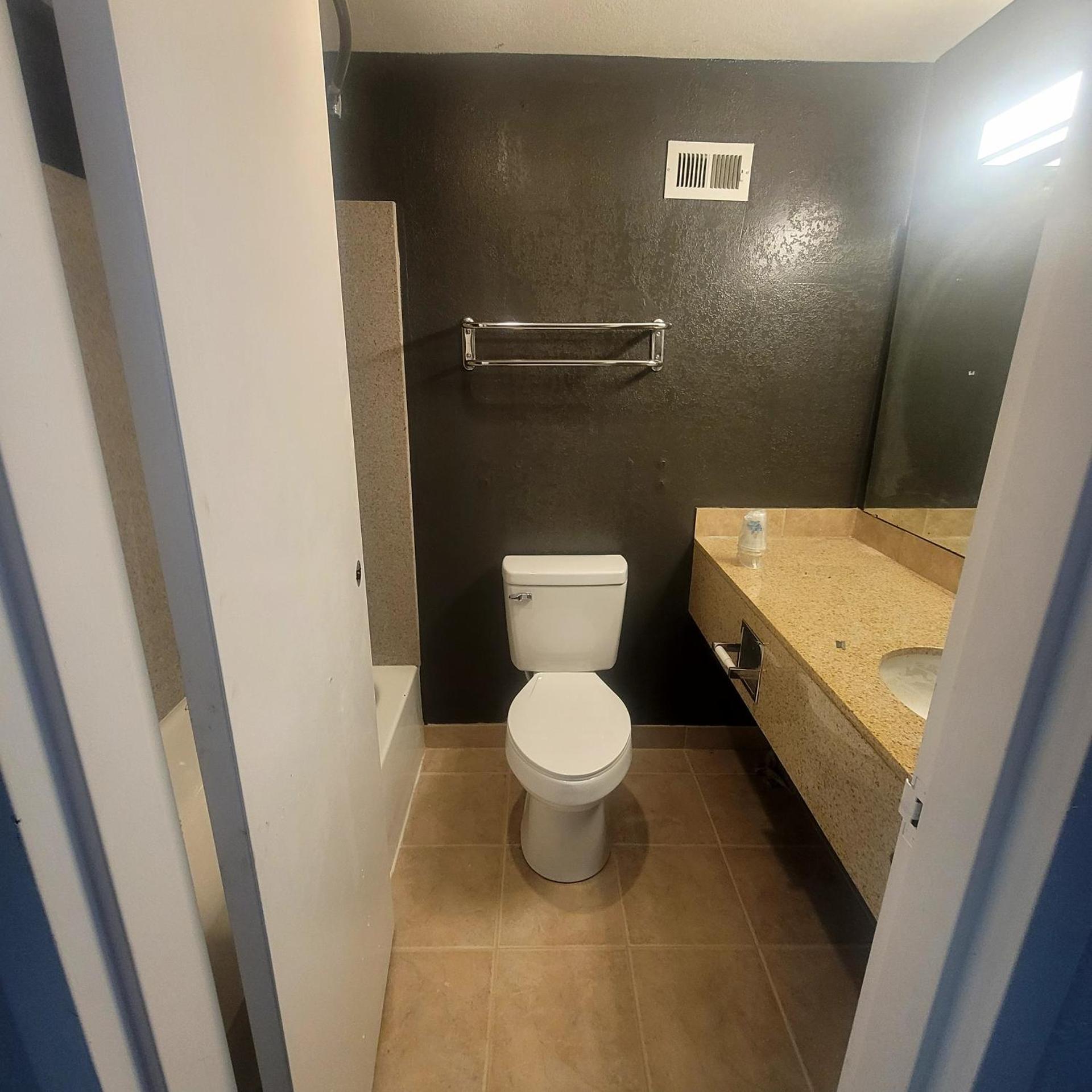 Home Place Suites 33/38