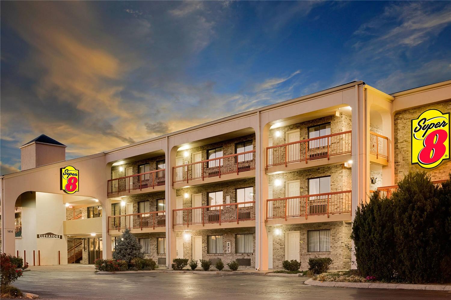 Super 8 By Wyndham Hermitage Nashville 1/9