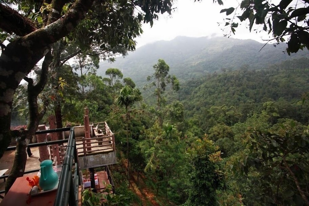 Wild Elephant Eco Friendly Resort 30/32