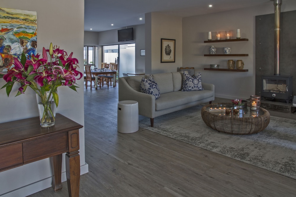 Ocean Bay Guest House 22/39