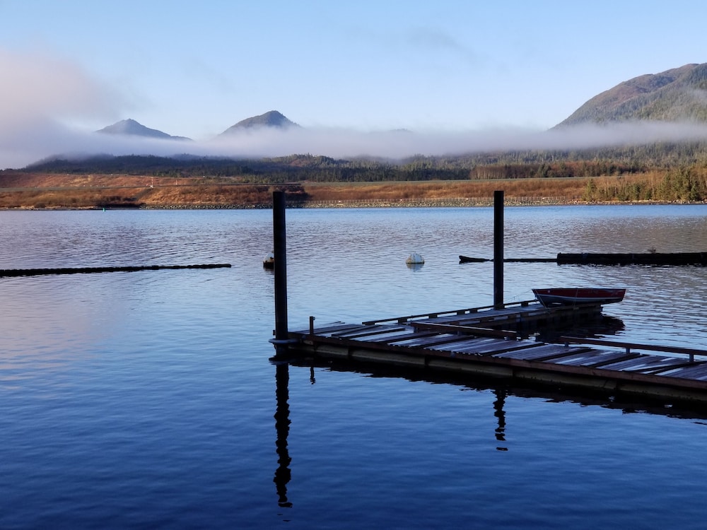 The Ketch Inn and Marina 32/65