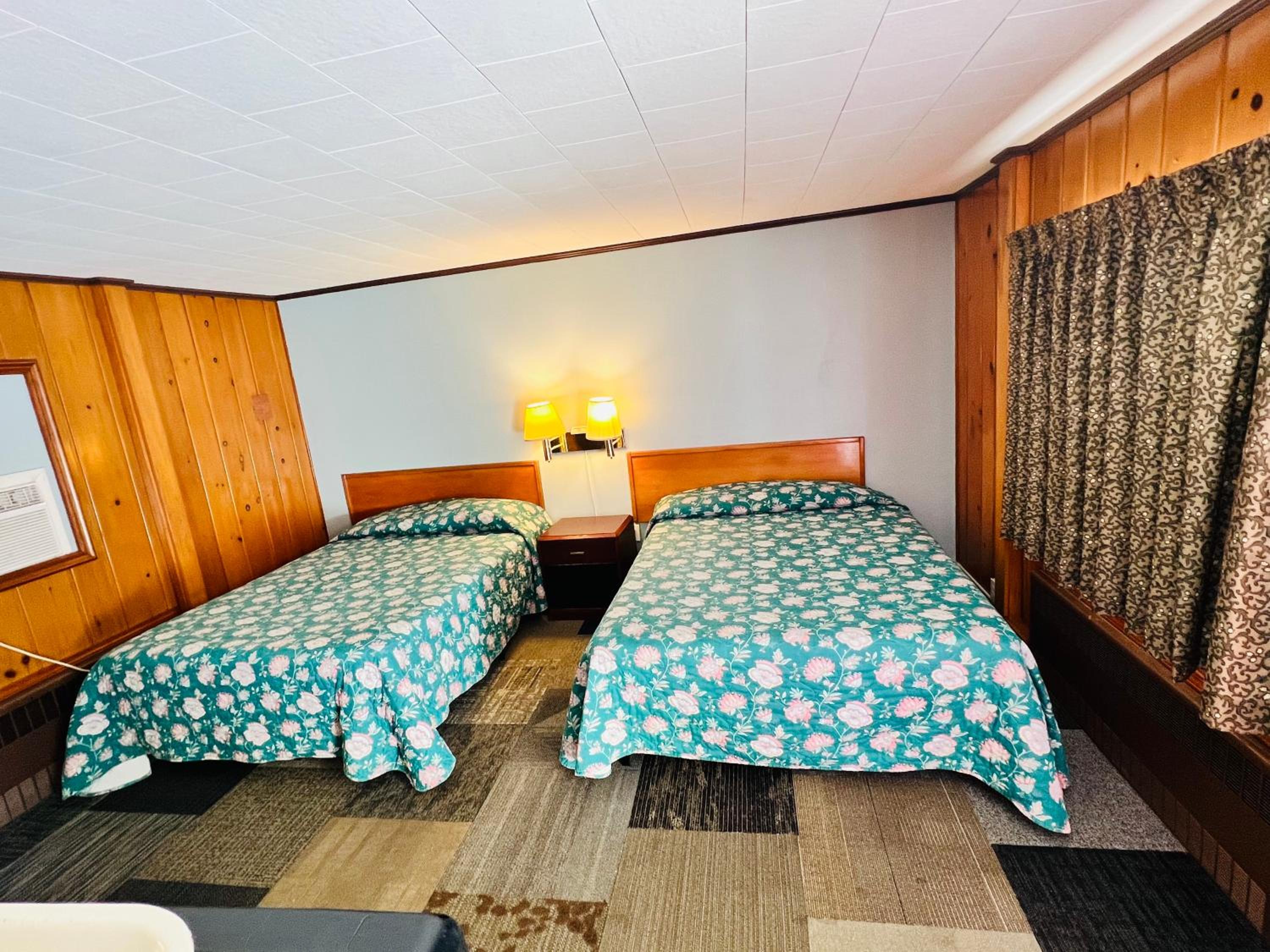 Sun 'n Snow Motel 15/50
