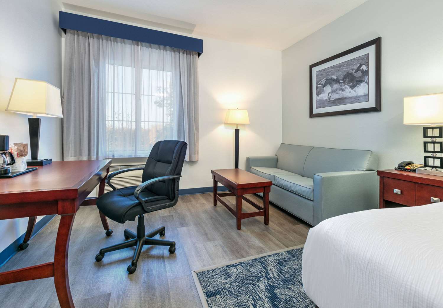 La Quinta Inn & Suites by Wyndham Fort Worth NE Mall 33/52