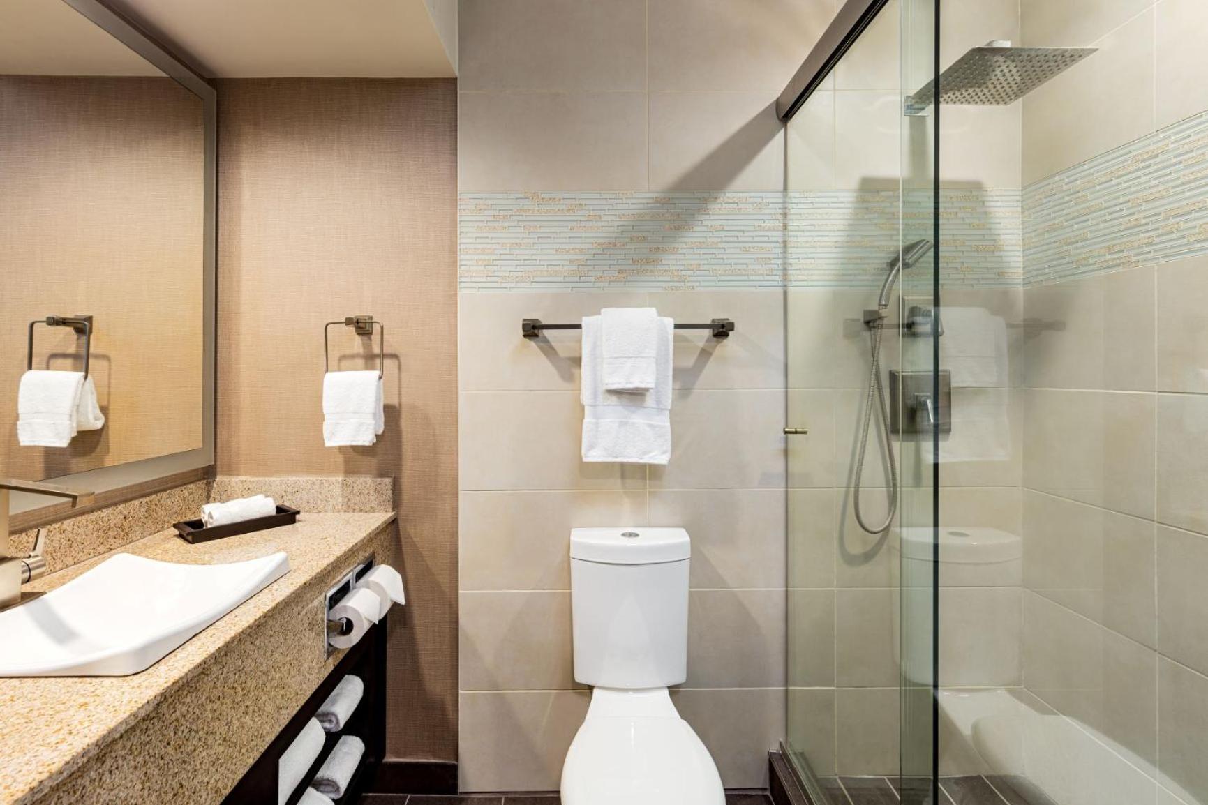 غرفة بسريرين كوين لذوي الإعاقة، E Central Downtown Los Angeles Hotel 2/3