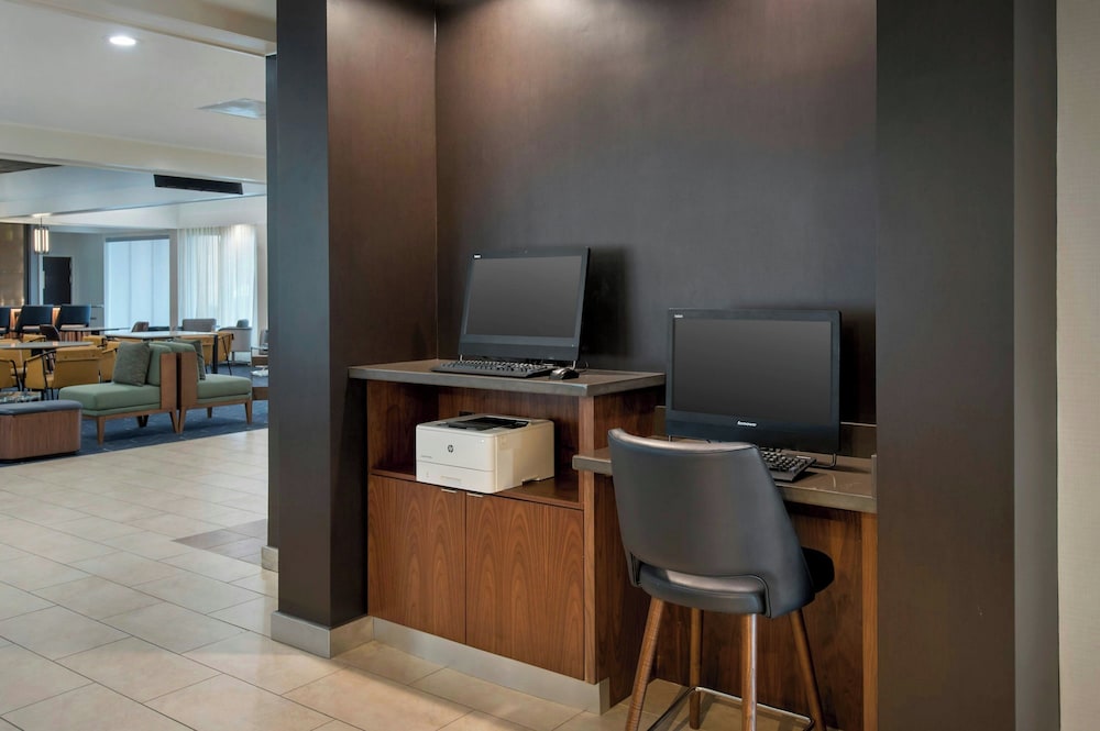 Courtyard by Marriott New Carrollton 33/45
