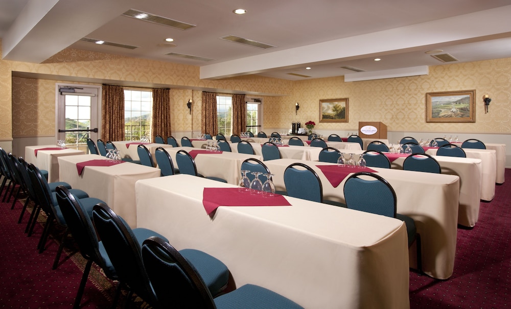 Ayres Suites Mission Viejo 43/49