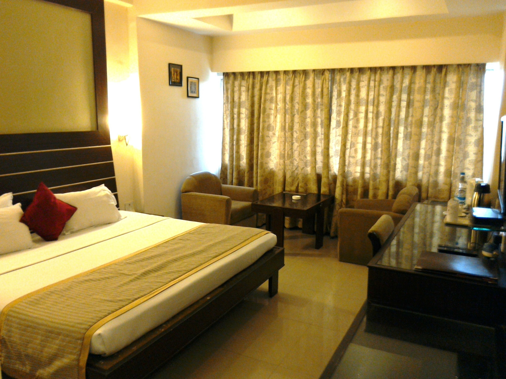 جناح استوديو سوبيريور بسرير كينج، HOTEL SATYA ASHOKA 2/3