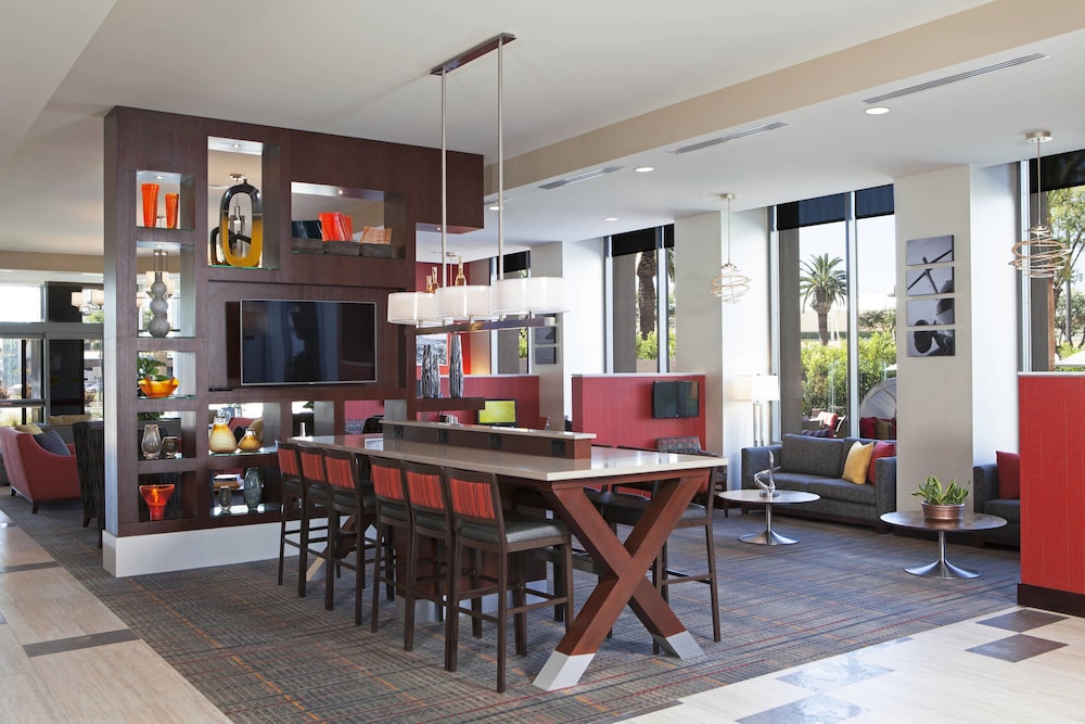 Residence Inn by Marriott Los Angeles LAX/Century Boulevard 38/51