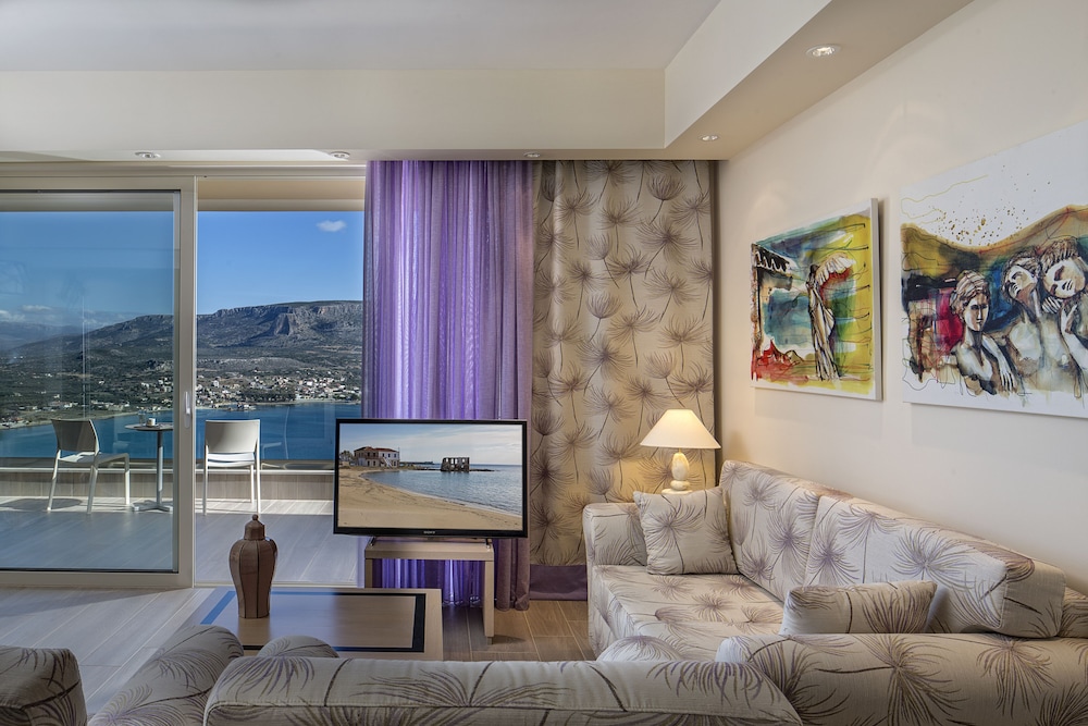 Princess Kyniska Suites 40/65
