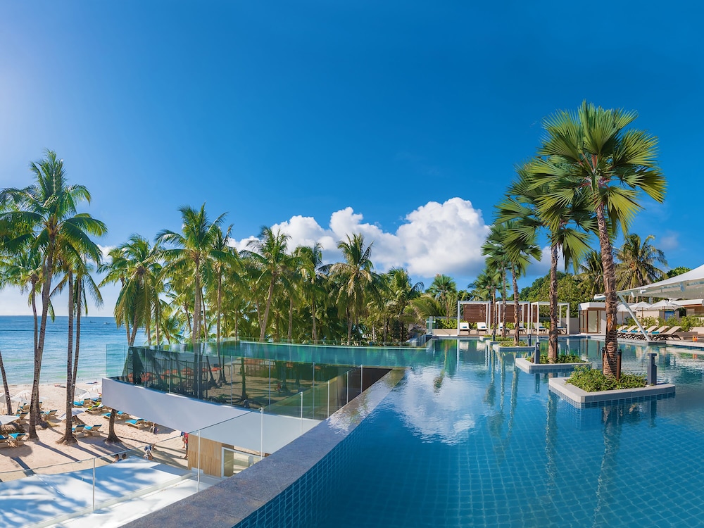 Henann Crystal Sands Resort in BORACAY