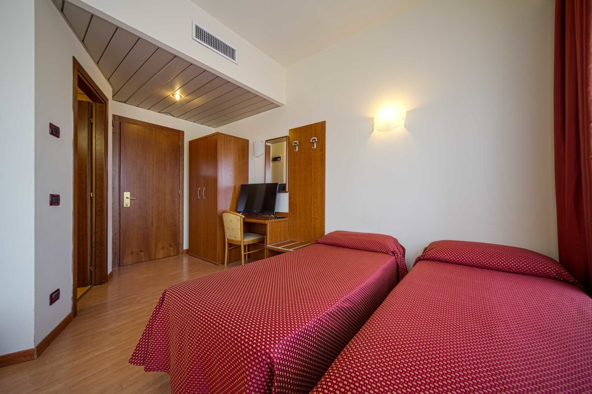 1 BEDROOM, FAMILY