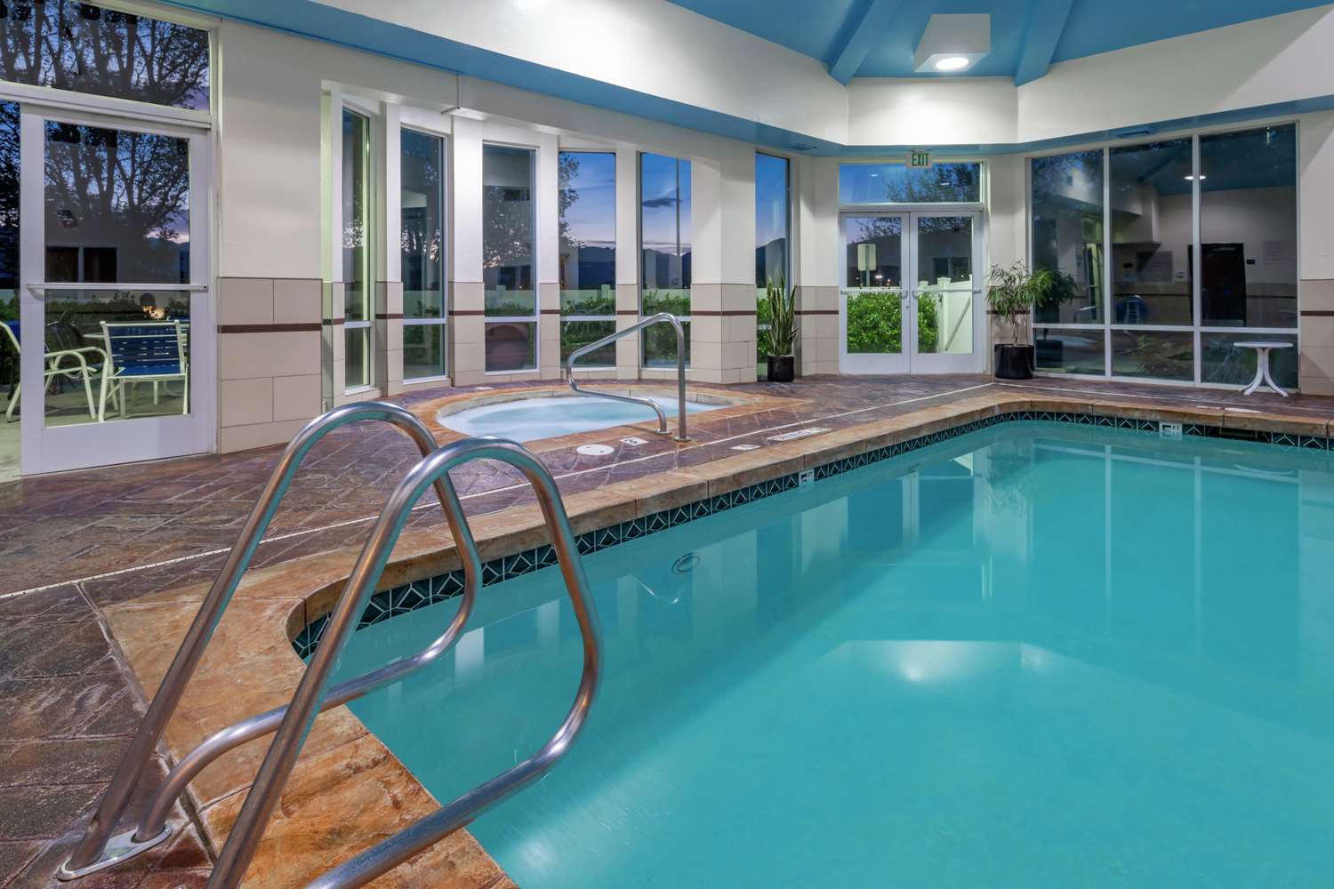 swimming pool spa