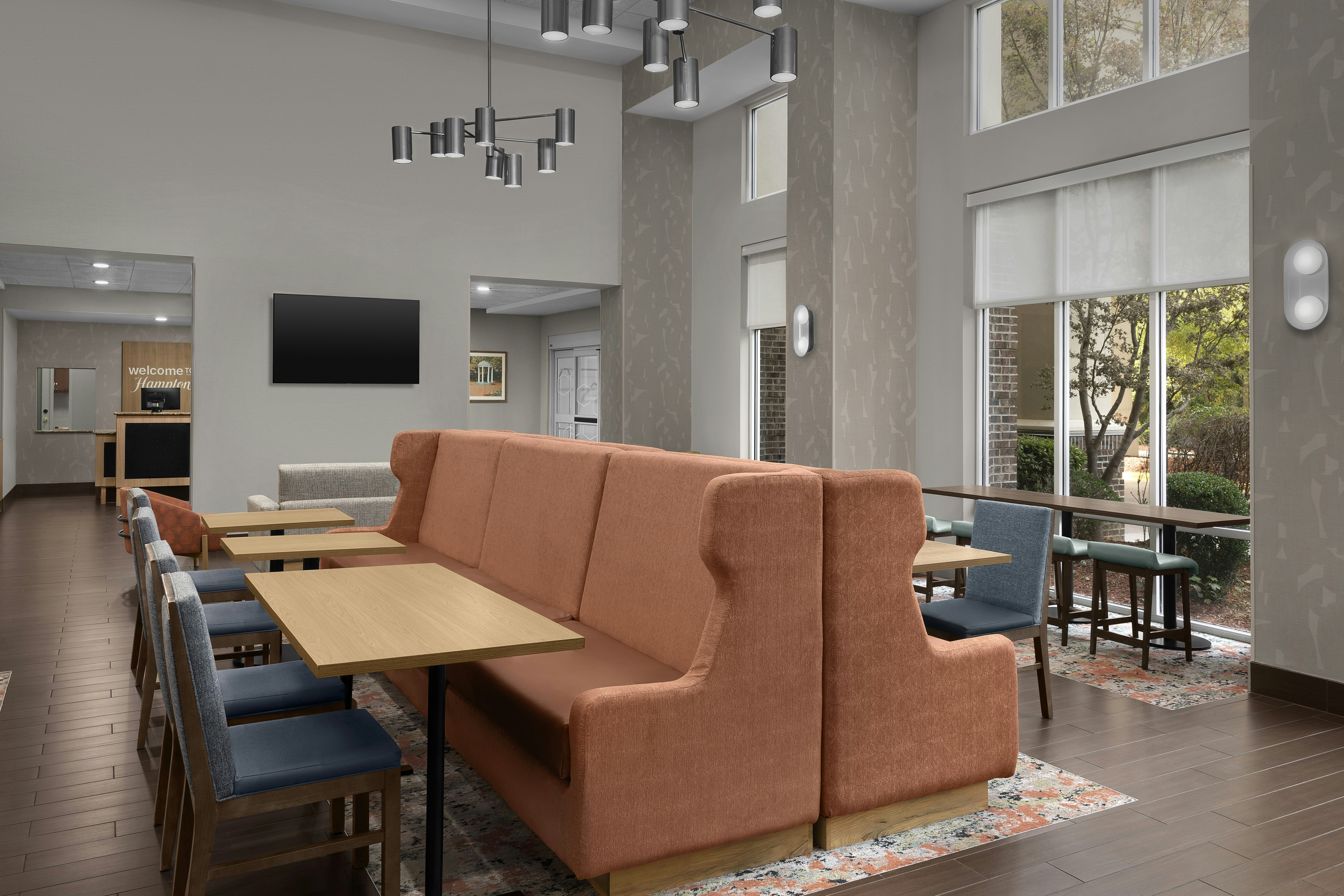 Hampton Inn & Suites Huntersville 36/37